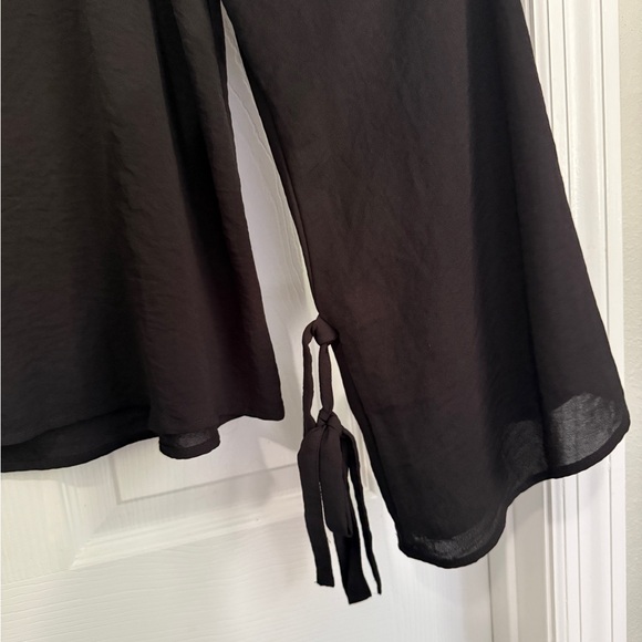 Lush Black V-neck Blouse XL Bell Tie Sleeves Flowy Choker Date Night Out Dressy - Picture 8 of 9